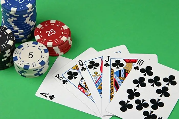 Poker có rất nhiều biến thể nhưng phổ biến nhất tại Kubet casino là Texas